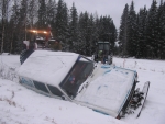 peltoauto_ojassa