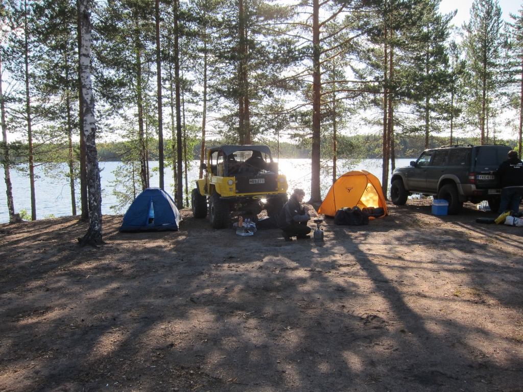 Aamu leirissä