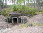 Bunkkerin sisäänkäynti.
